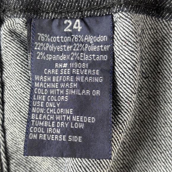 DIAMANTE Jeans Capris Women's 24 Dark Wash Denim Shorts Embellished Belt Buckle - Picture 3 of 8